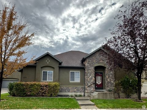 Photo of 670 E WYNGATE POINT LN S, Draper, UT 84020 (MLS # 2118072)
