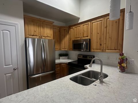 Tiny photo for 670 E WYNGATE POINT LN S, Draper, UT 84020 (MLS # 2118072)