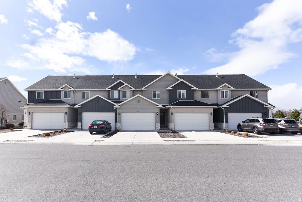 Photo of 174 S 880 E, American Fork, UT 84003 (MLS # 2142259)