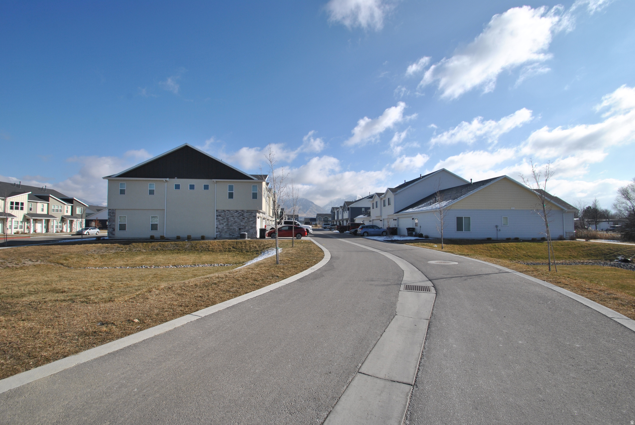 WOODMORE POINTE SUBD - Residential