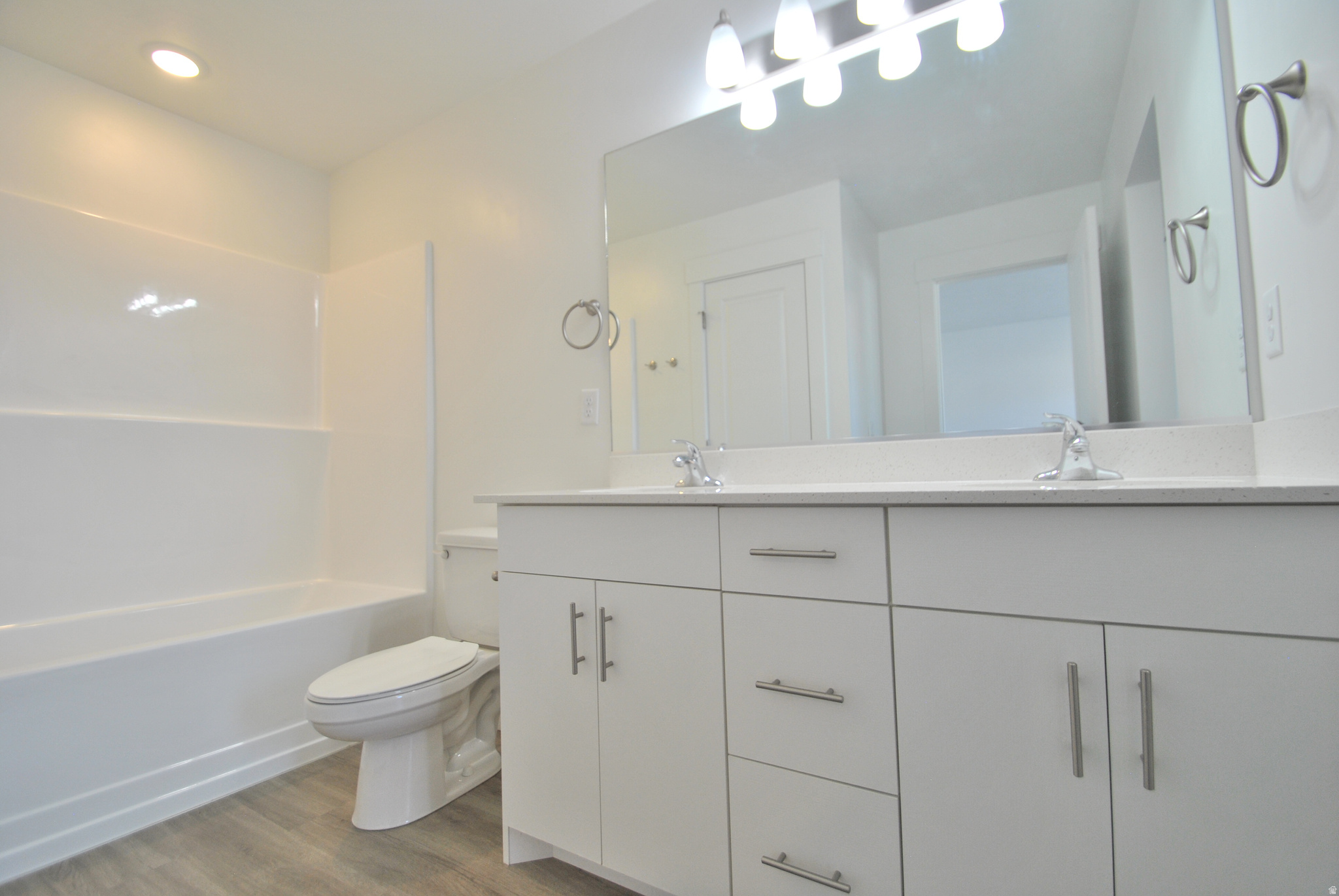 WOODMORE POINTE SUBD - Residential