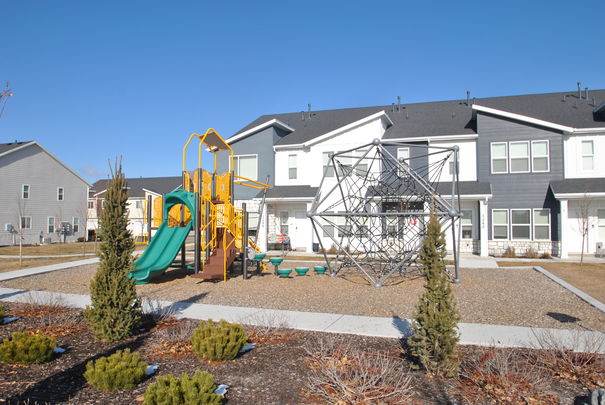 WOODMORE POINTE SUBD - Residential