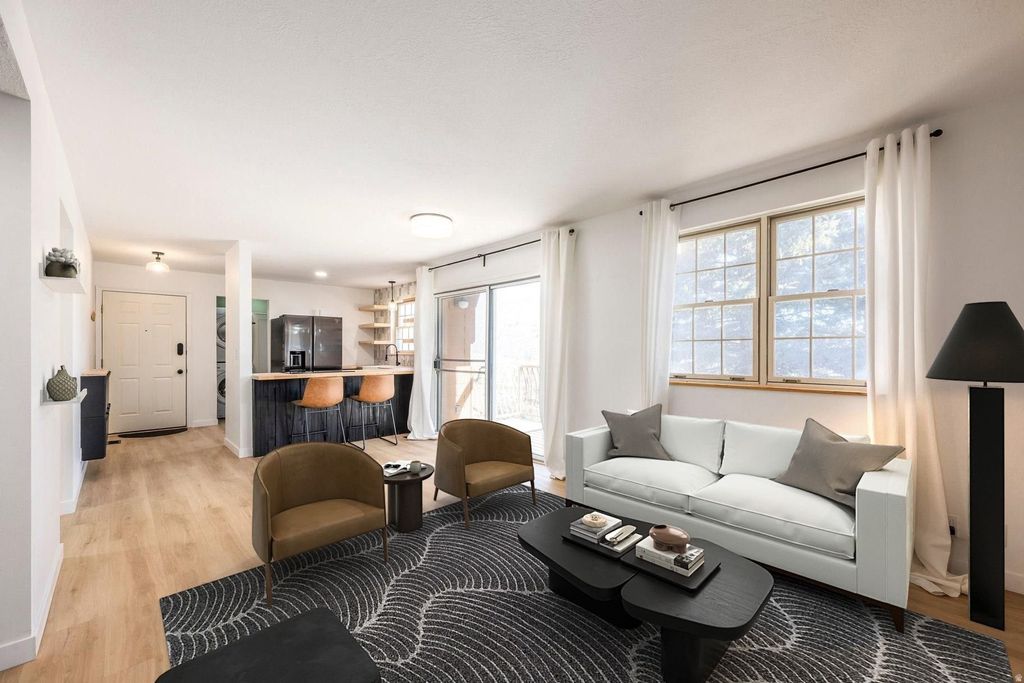 Photo of 874 SCHNEITTER CIR #5, Midway, UT 84049 (MLS # 2131424)