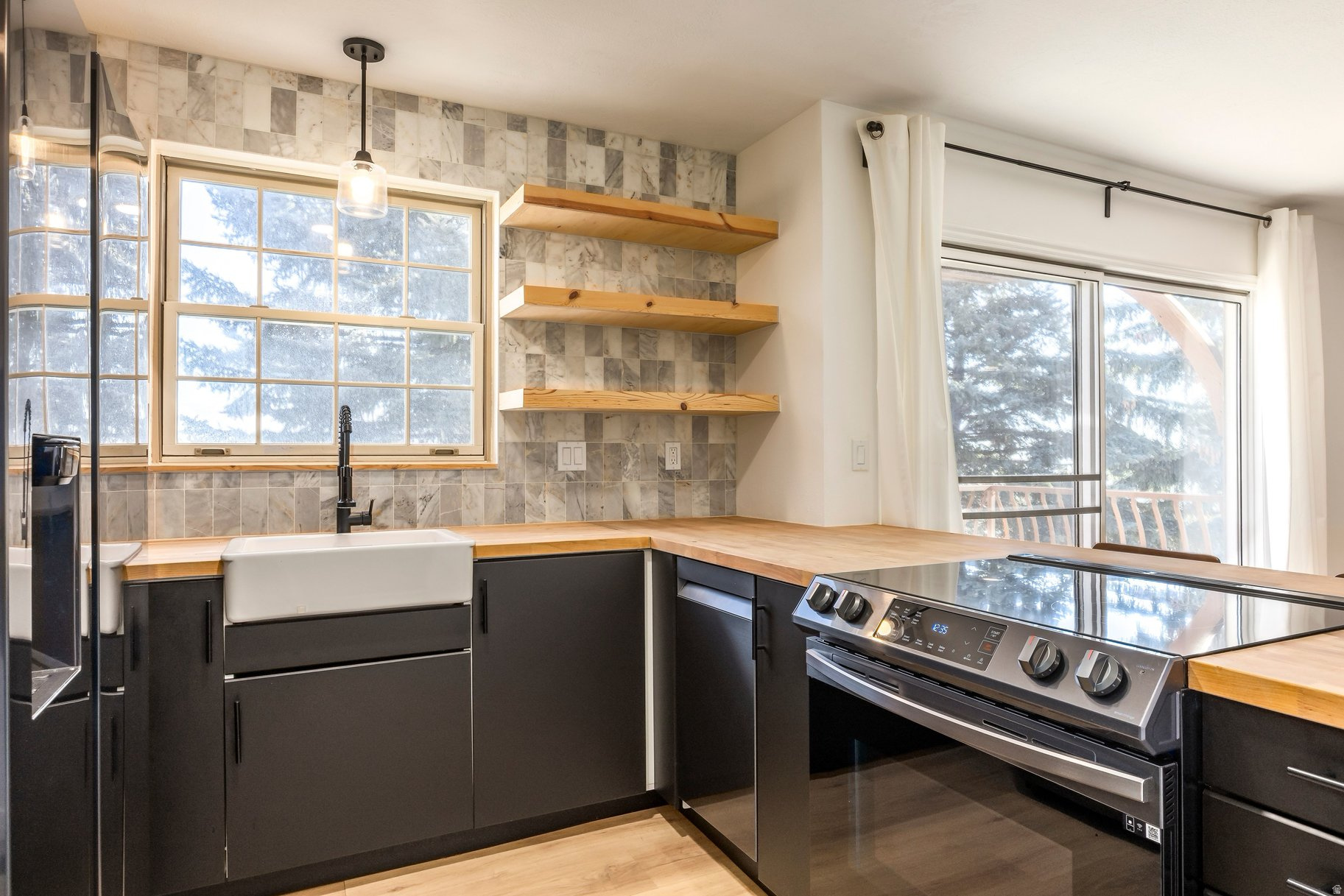 SWISS OAKS CONDOS PLAT A - Residential