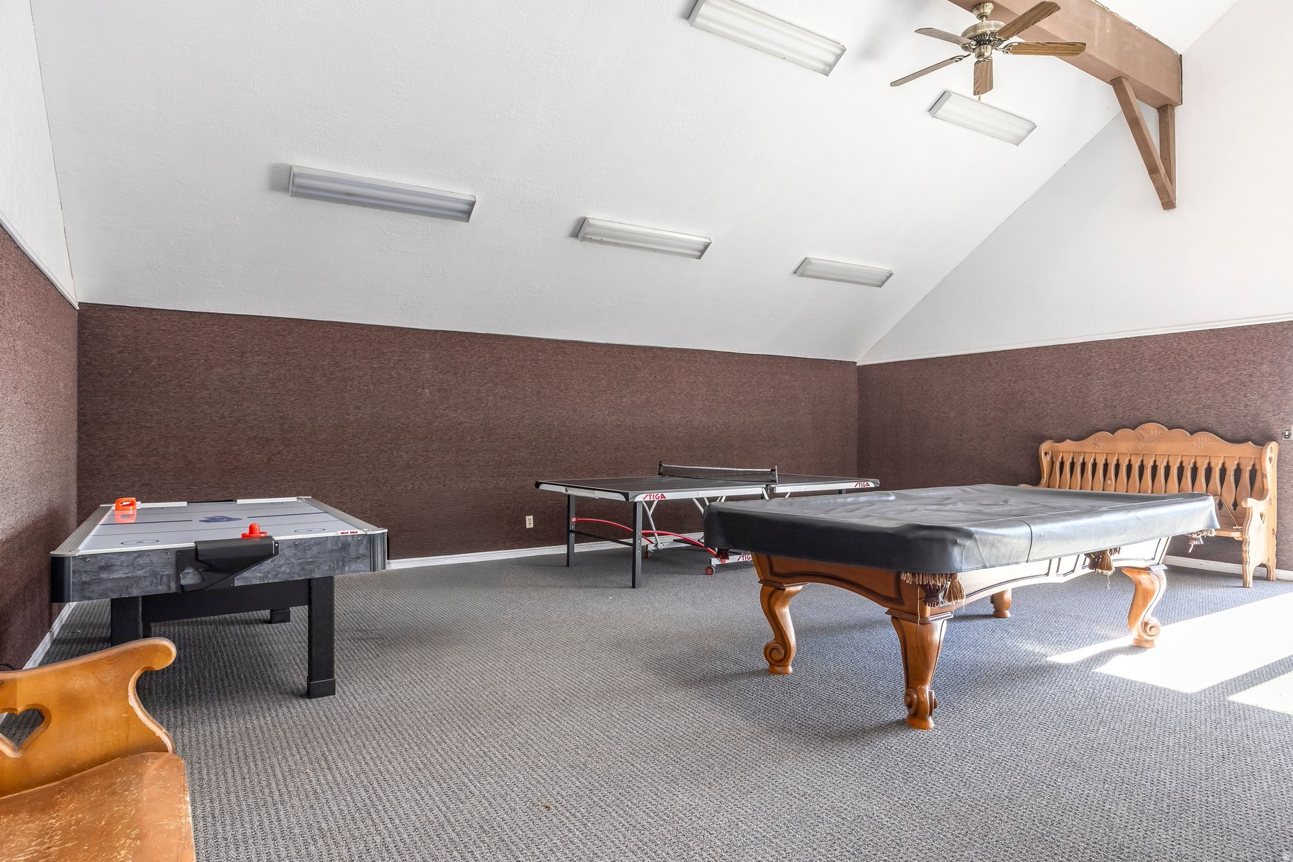 SWISS OAKS CONDOS PLAT A - Residential