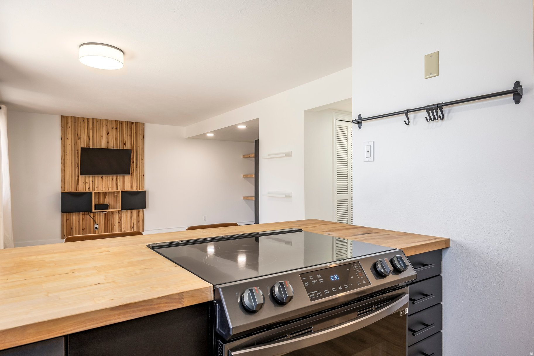 SWISS OAKS CONDOS PLAT A - Residential