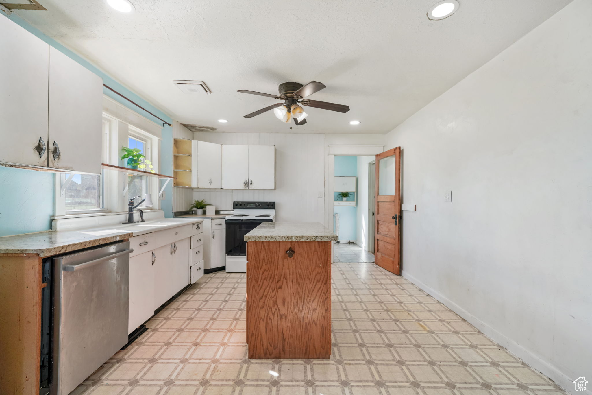 TAYLOR ESTATES NO 1 - Residential