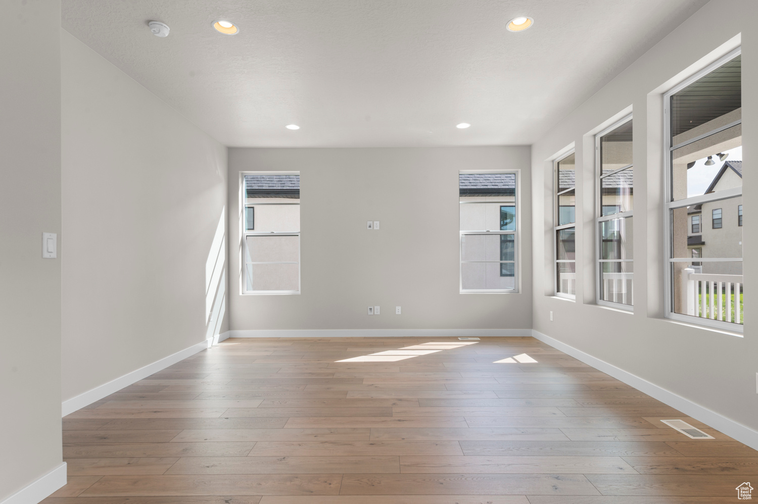 BROADVIEW SHORES COTTAGES 734 - Residential