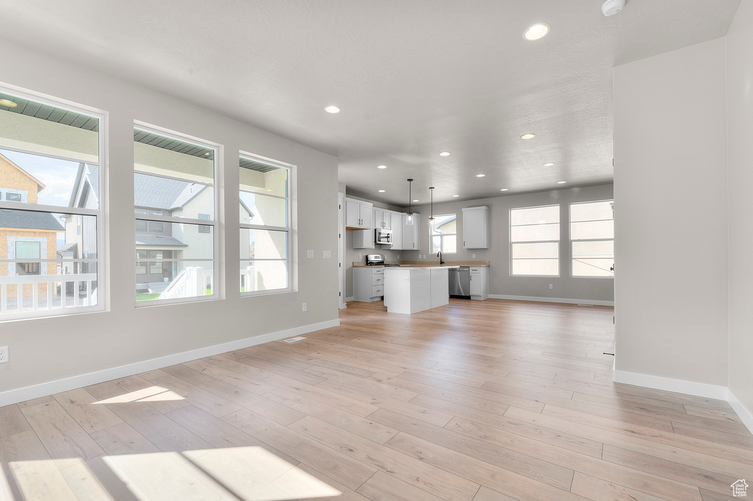 BROADVIEW SHORES COTTAGES 734 - Residential