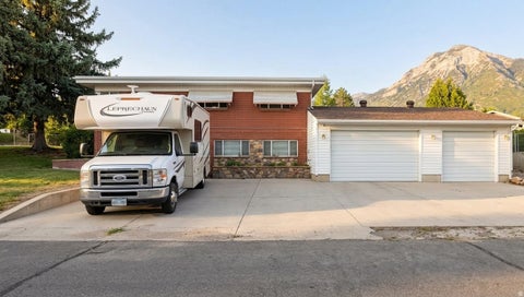Tiny photo for 2960 E LA JOYA DR S, Holladay, UT 84124 (MLS # 2186749)