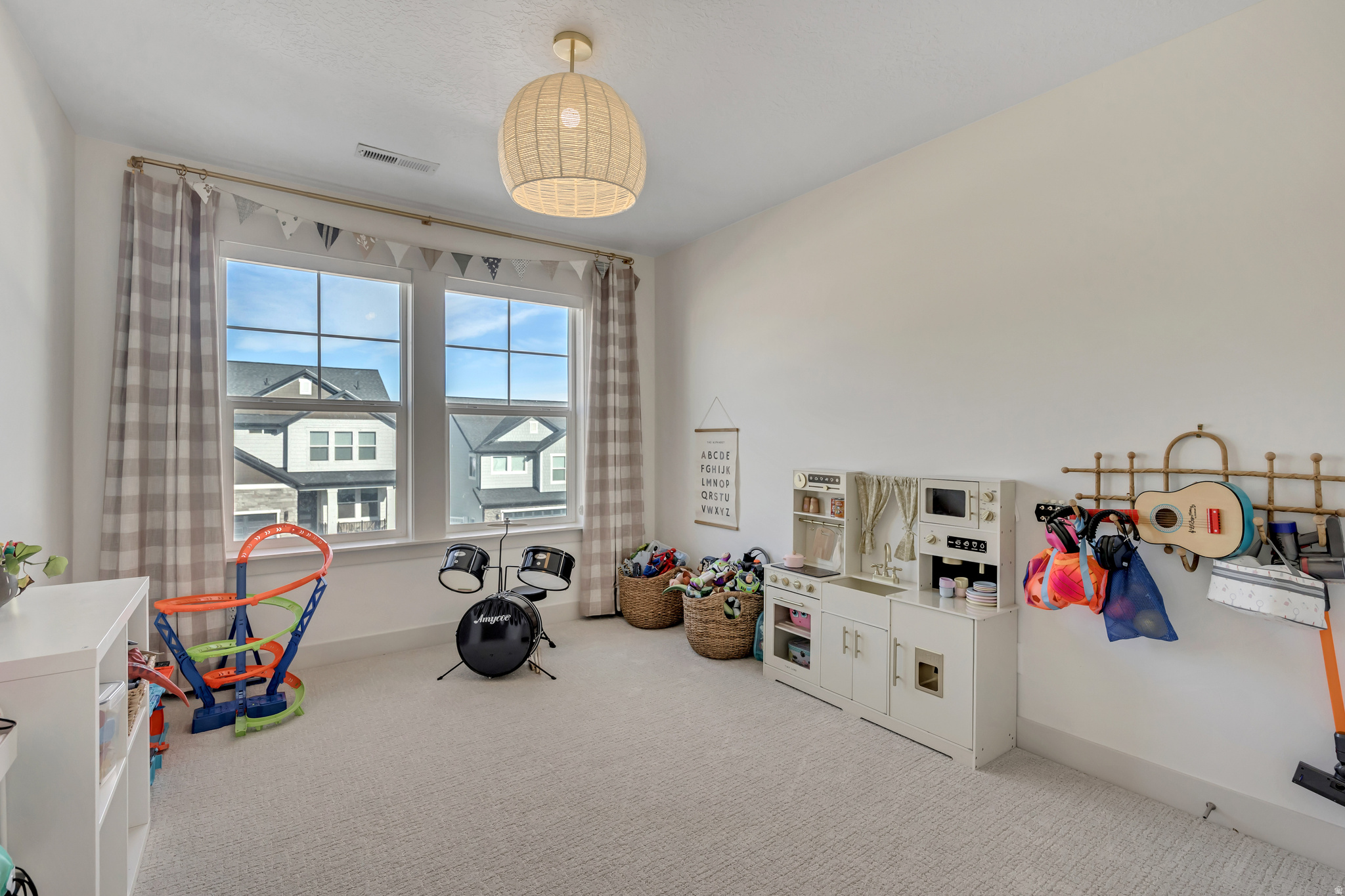 MOUNTAIN RIDGE - Residential