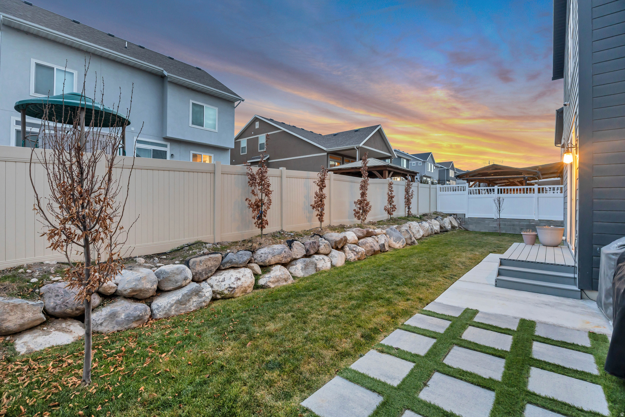 MOUNTAIN RIDGE - Residential