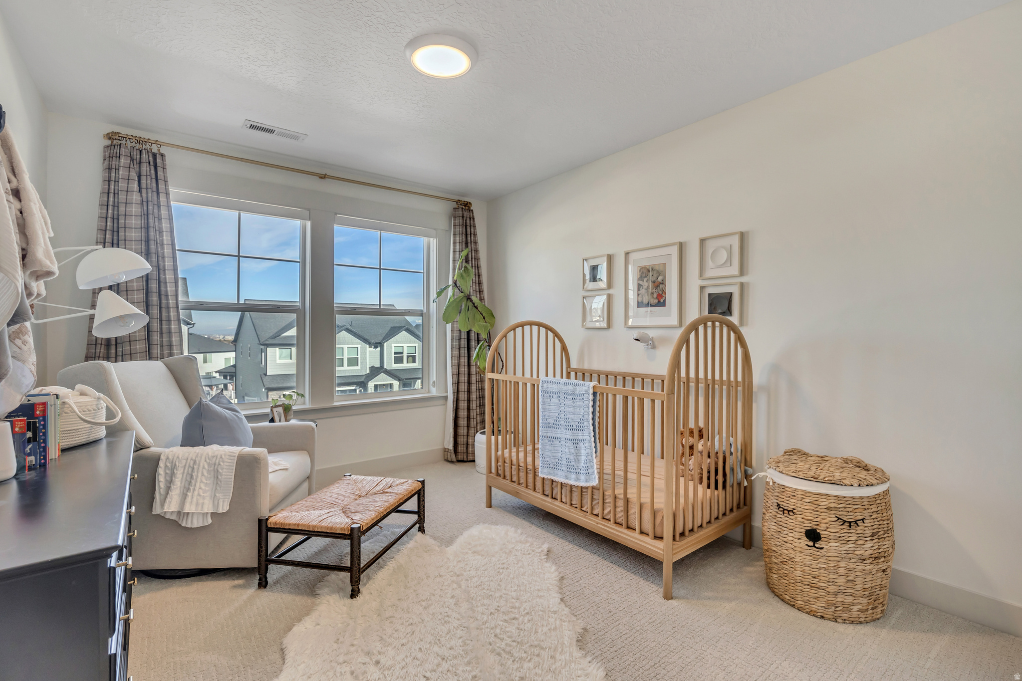 MOUNTAIN RIDGE - Residential