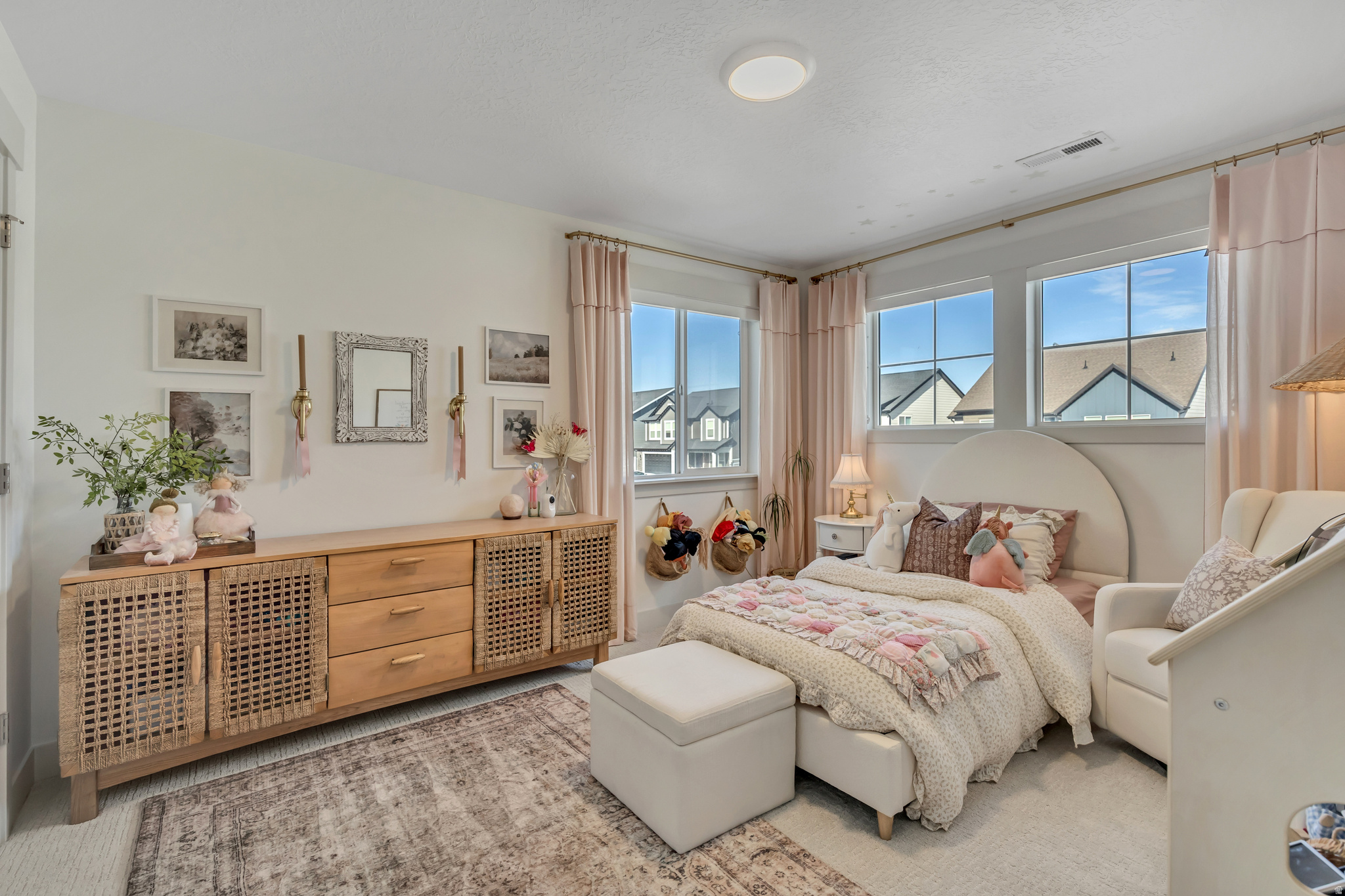 MOUNTAIN RIDGE - Residential