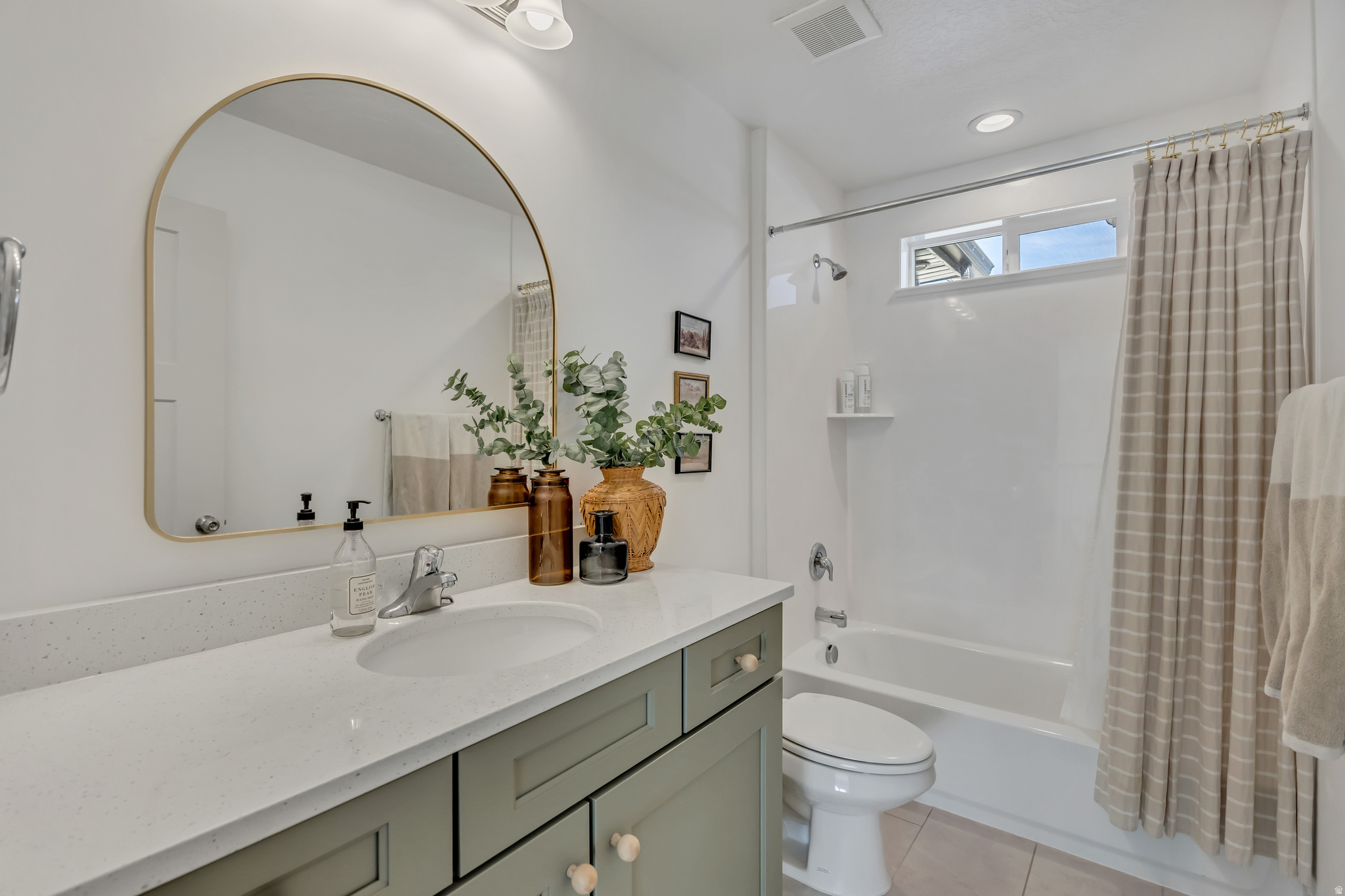 MOUNTAIN RIDGE - Residential