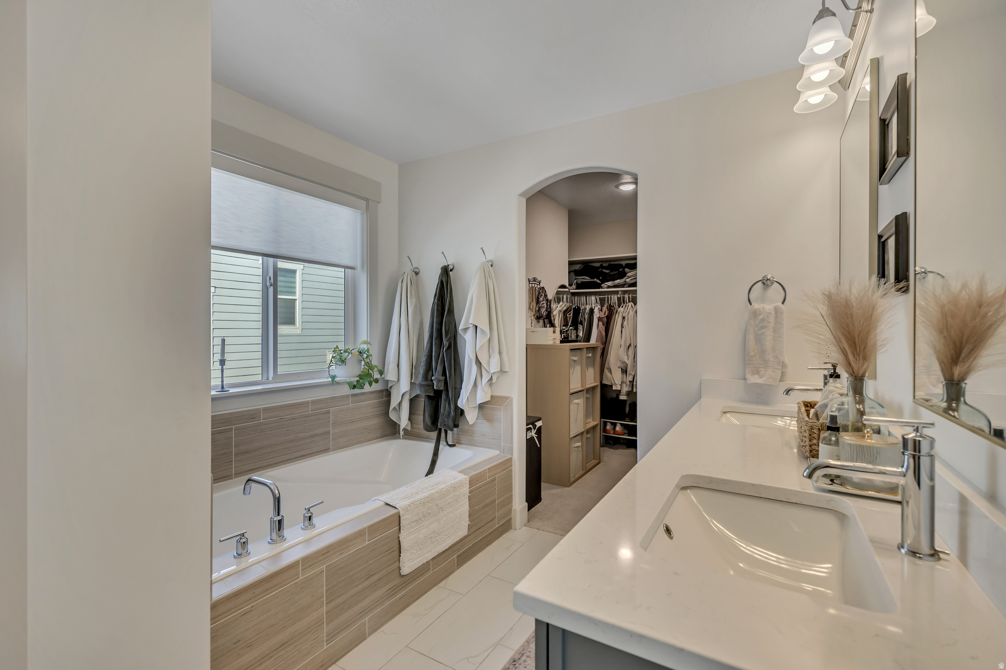 MOUNTAIN RIDGE - Residential