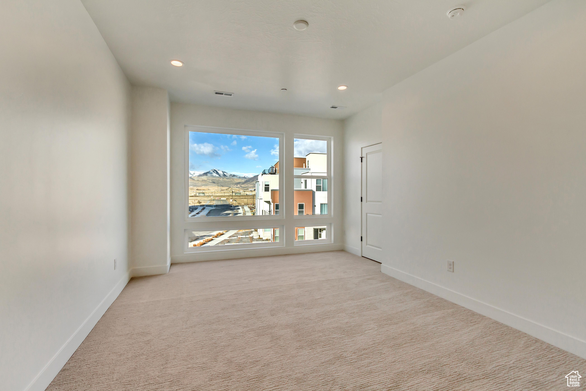 DOWNTOWN DAYBREAK - Residential