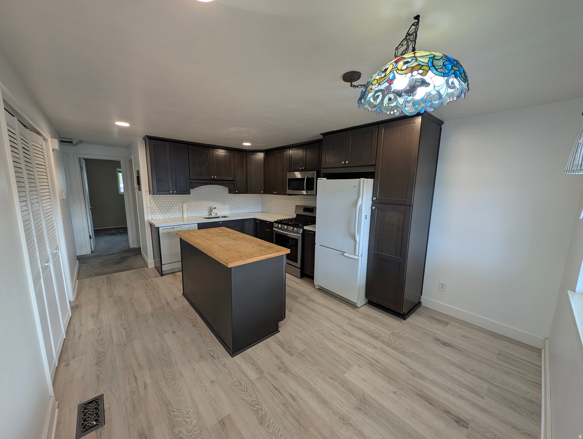 MT VERNON COVE CONDM - Residential