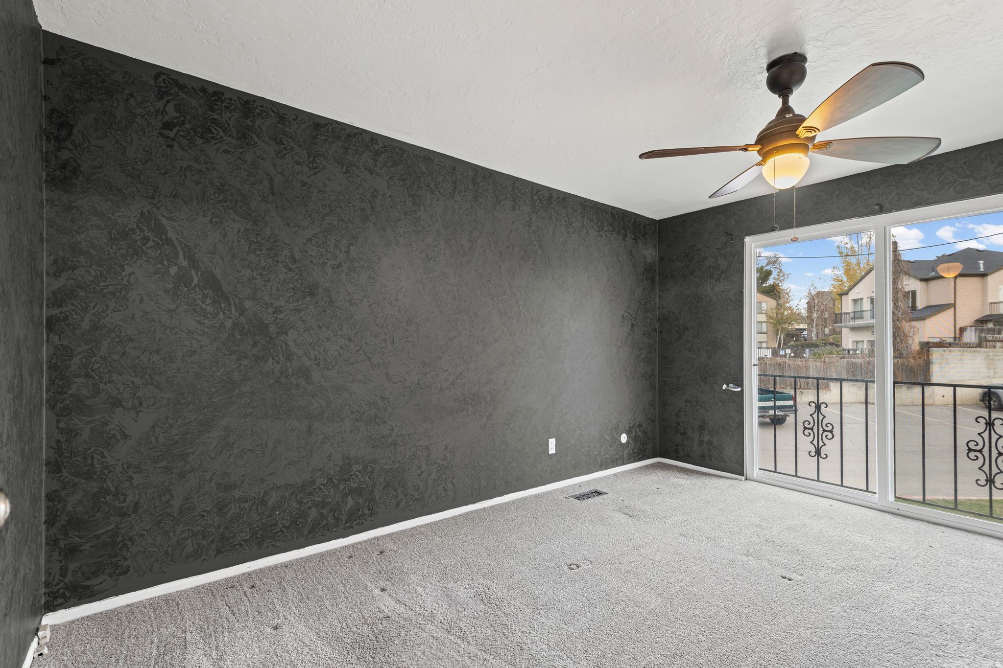 MT VERNON COVE CONDM - Residential