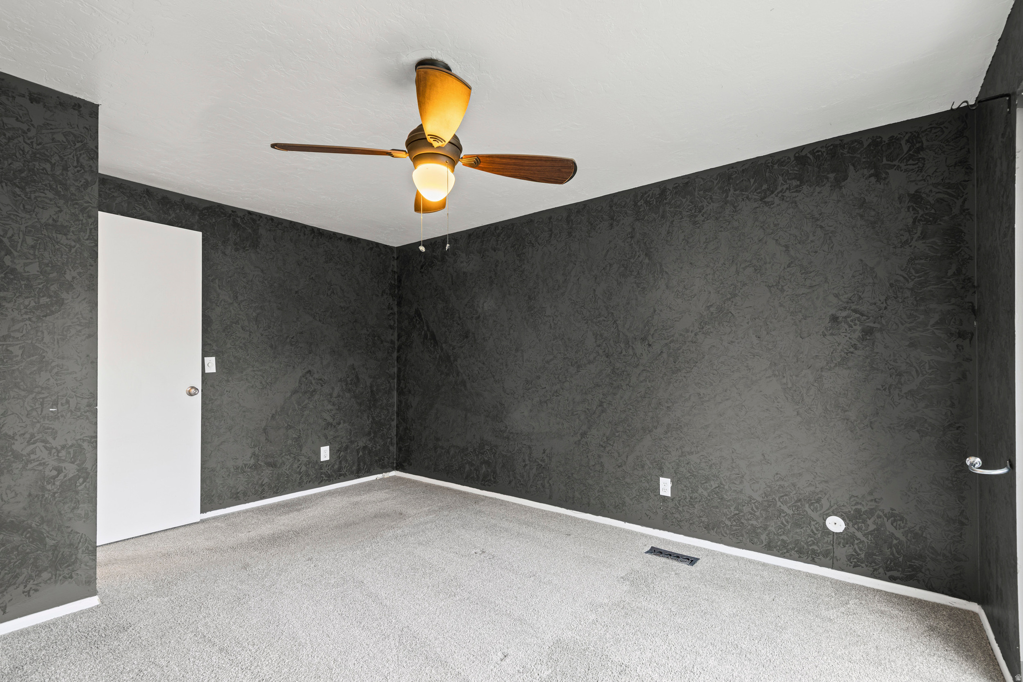 MT VERNON COVE CONDM - Residential