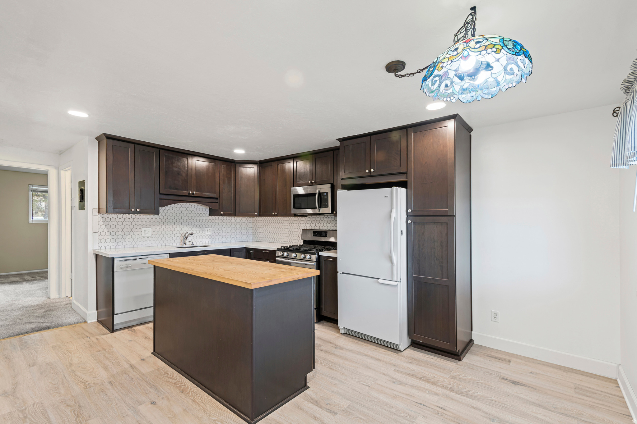 MT VERNON COVE CONDM - Residential