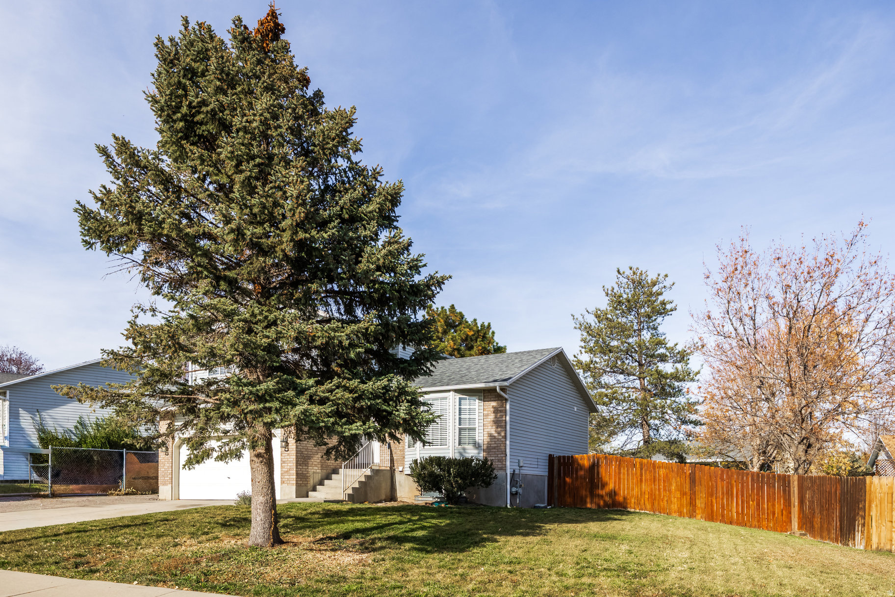 OQUIRAH SHOW - Residential