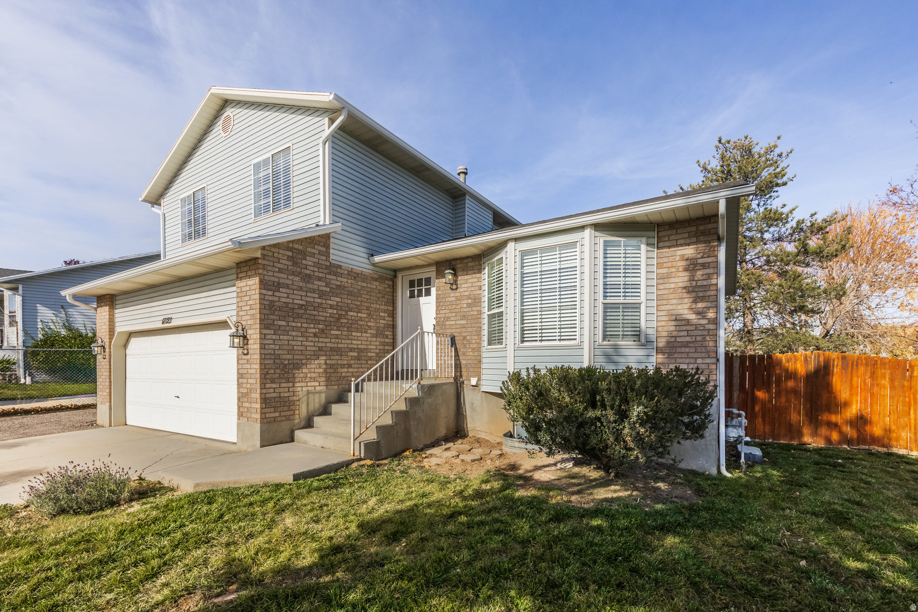 OQUIRAH SHOW - Residential