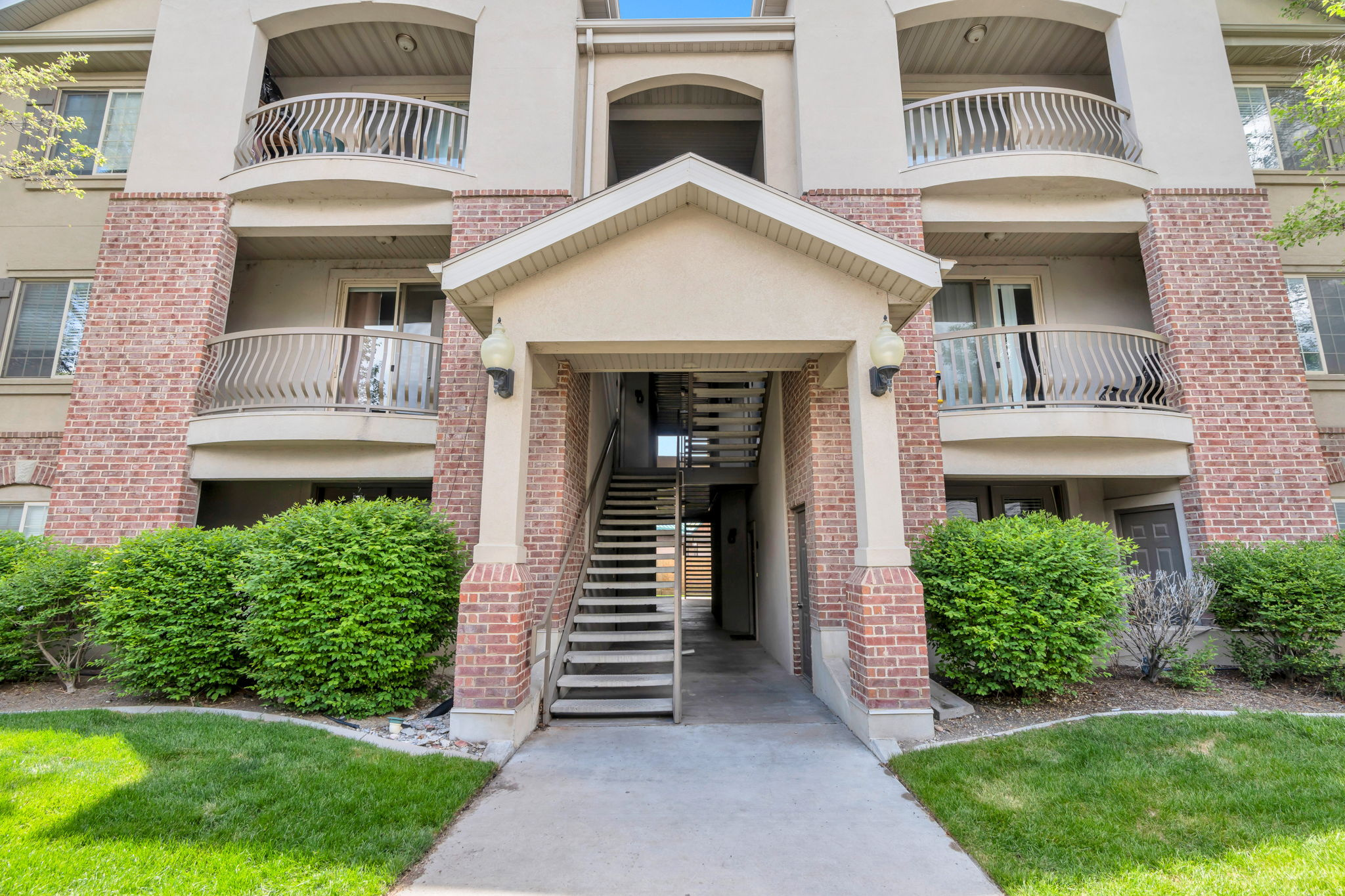 TOWN CENTER CONDOS - Residential