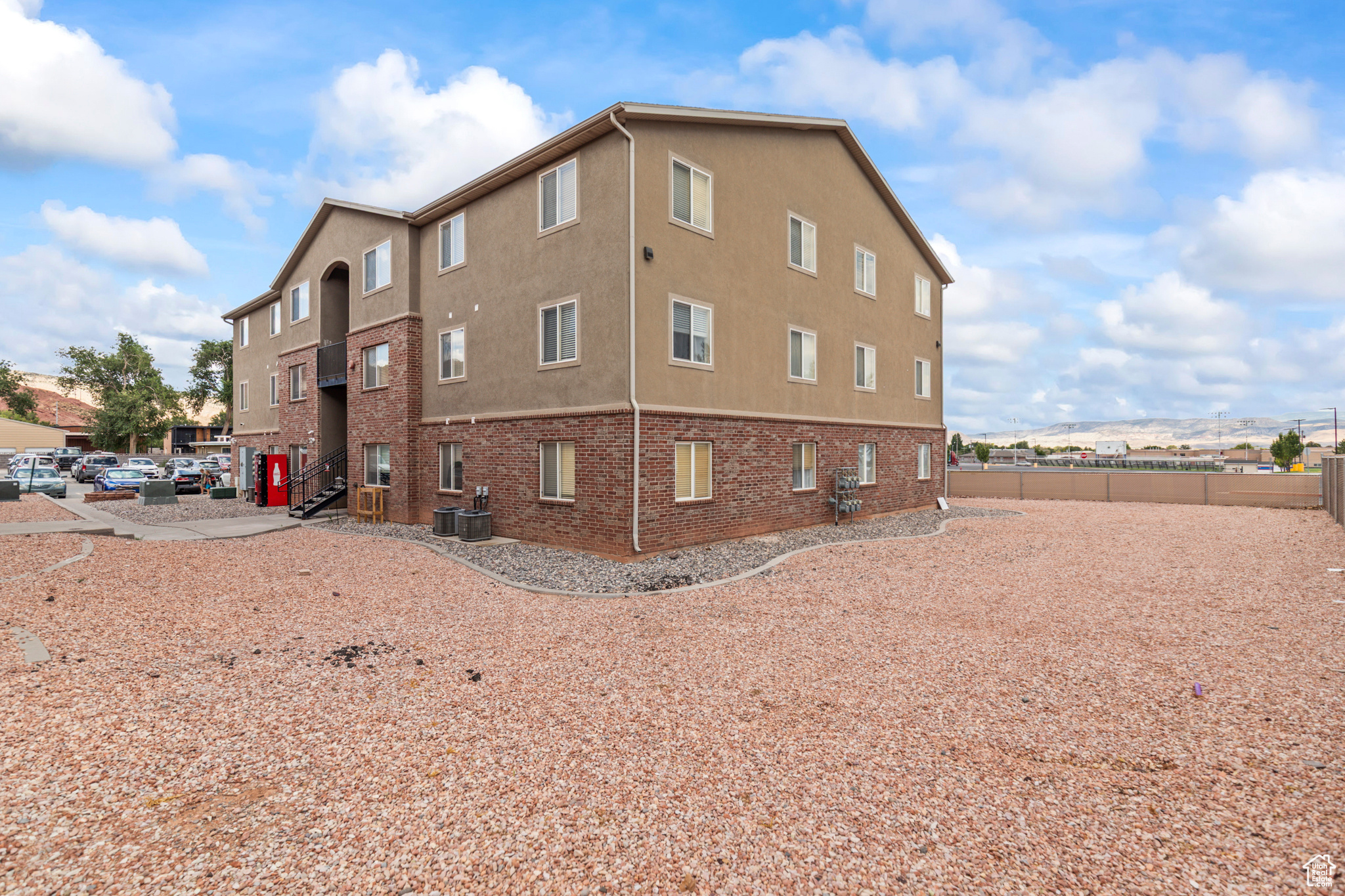 WILLOW CREEK - Residential Income