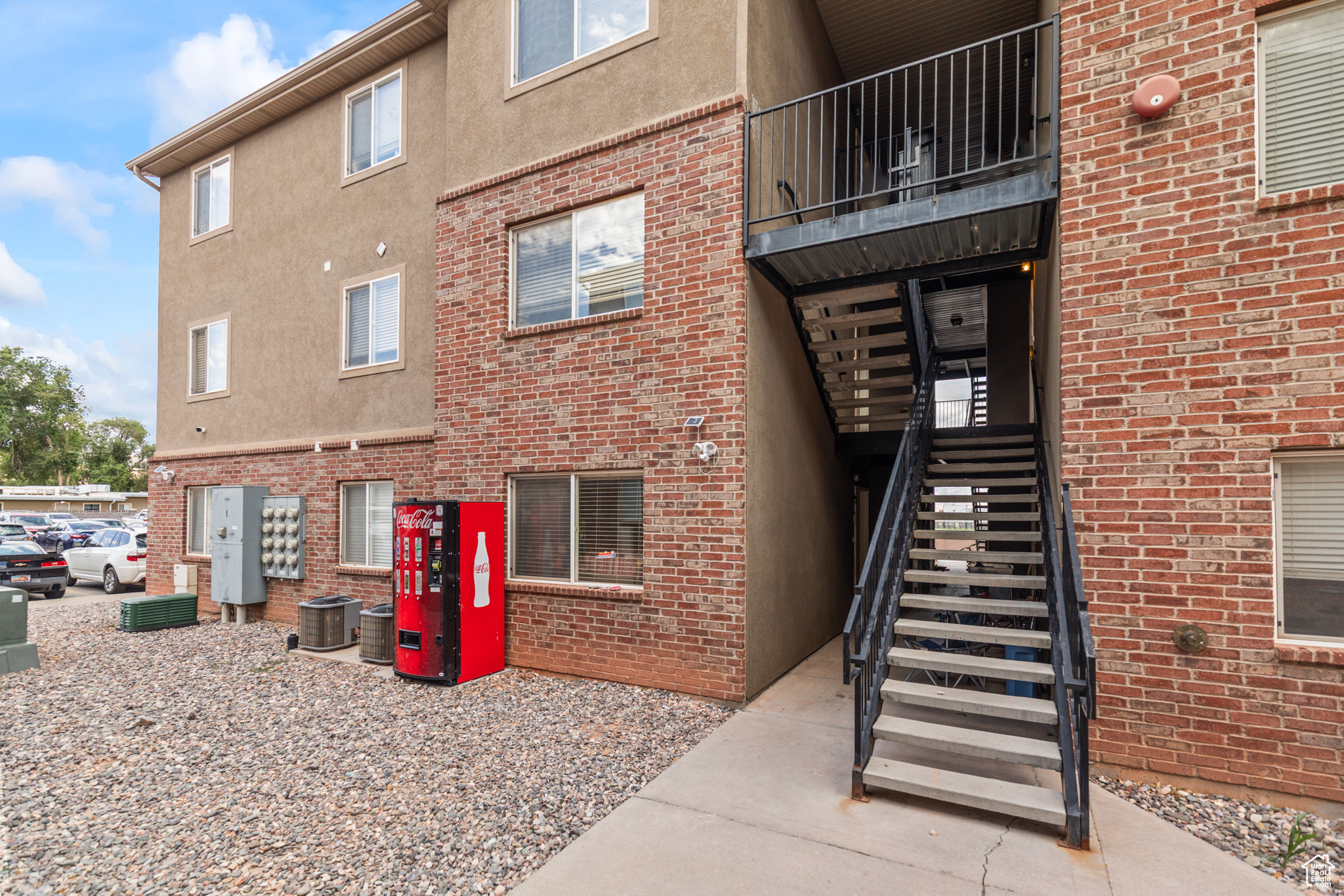 WILLOW CREEK - Residential Income