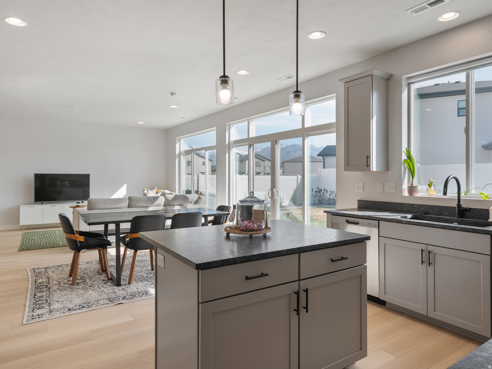 AF CROSSING - Residential