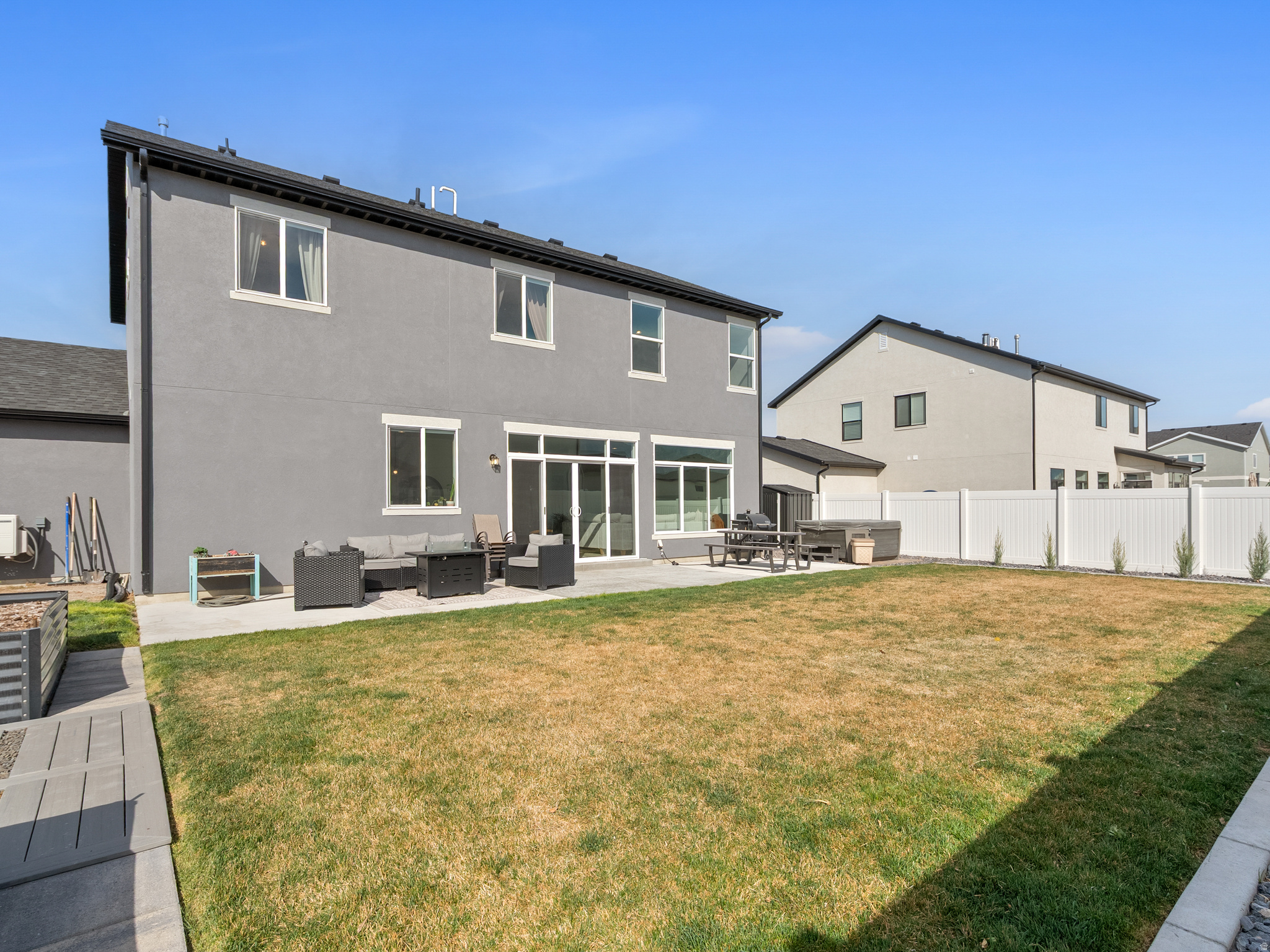 AF CROSSING - Residential