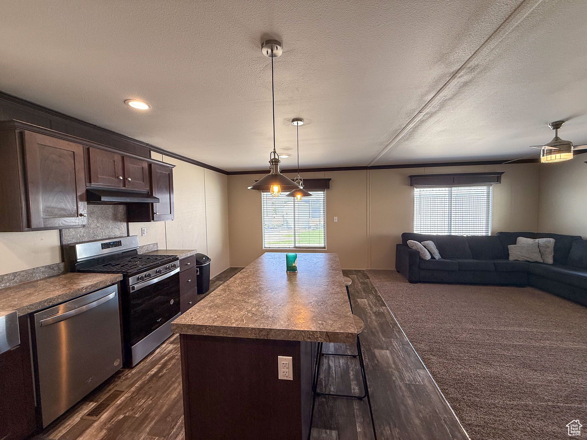 ROLLING HILLS ESTATES - Residential