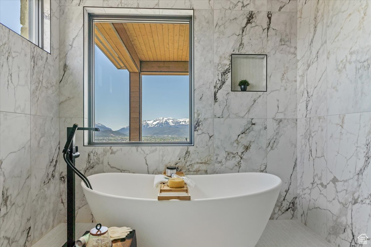 RED LEDGES - Residential