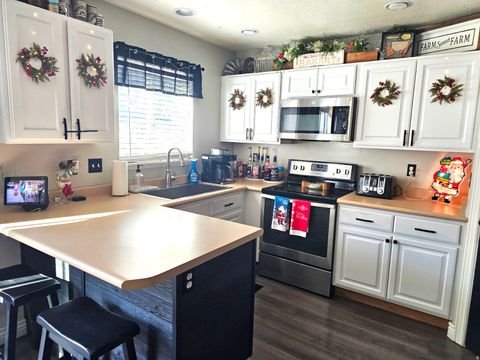 Tiny photo for 2007 N BELMONT DR, Saratoga Springs, UT 84045 (MLS # 2126821)