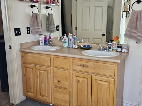 Tiny photo for 2007 N BELMONT DR, Saratoga Springs, UT 84045 (MLS # 2126821)