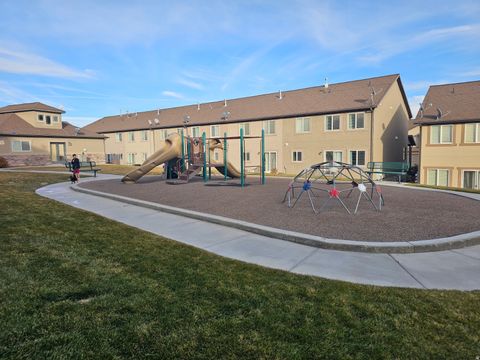 Tiny photo for 2007 N BELMONT DR, Saratoga Springs, UT 84045 (MLS # 2126821)