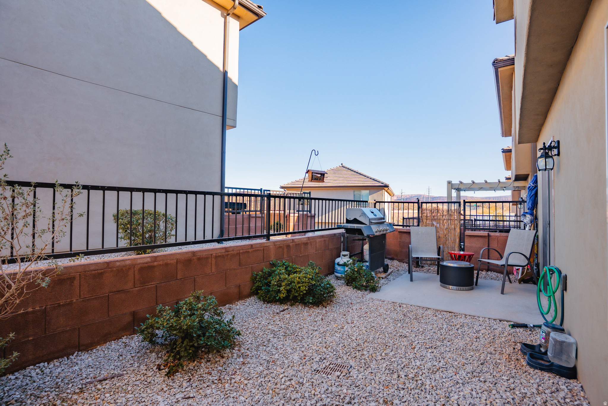 DESERT BLUFF AT DESERT CANYONS TOWNHOMES - Residential