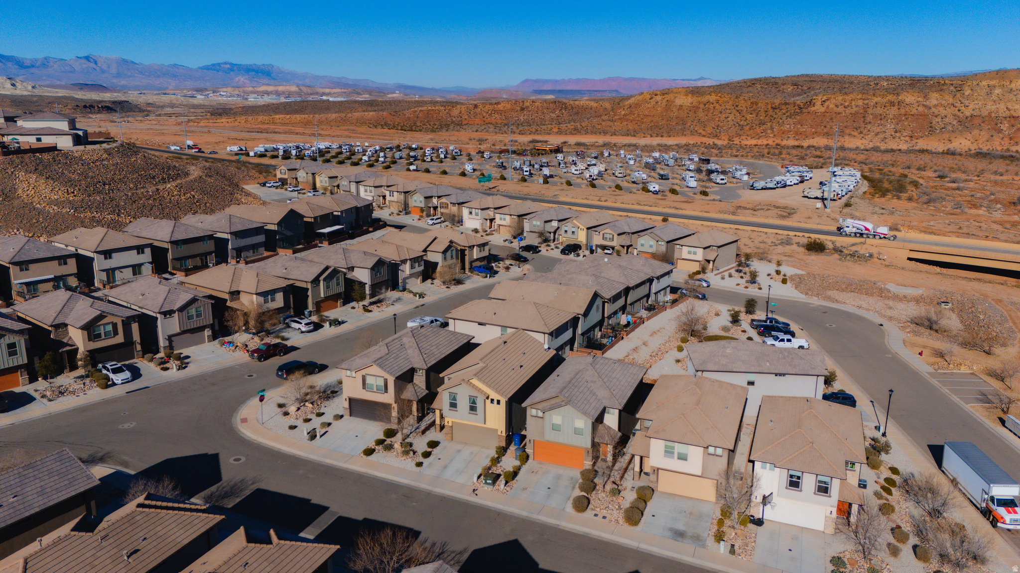 DESERT BLUFF AT DESERT CANYONS TOWNHOMES - Residential