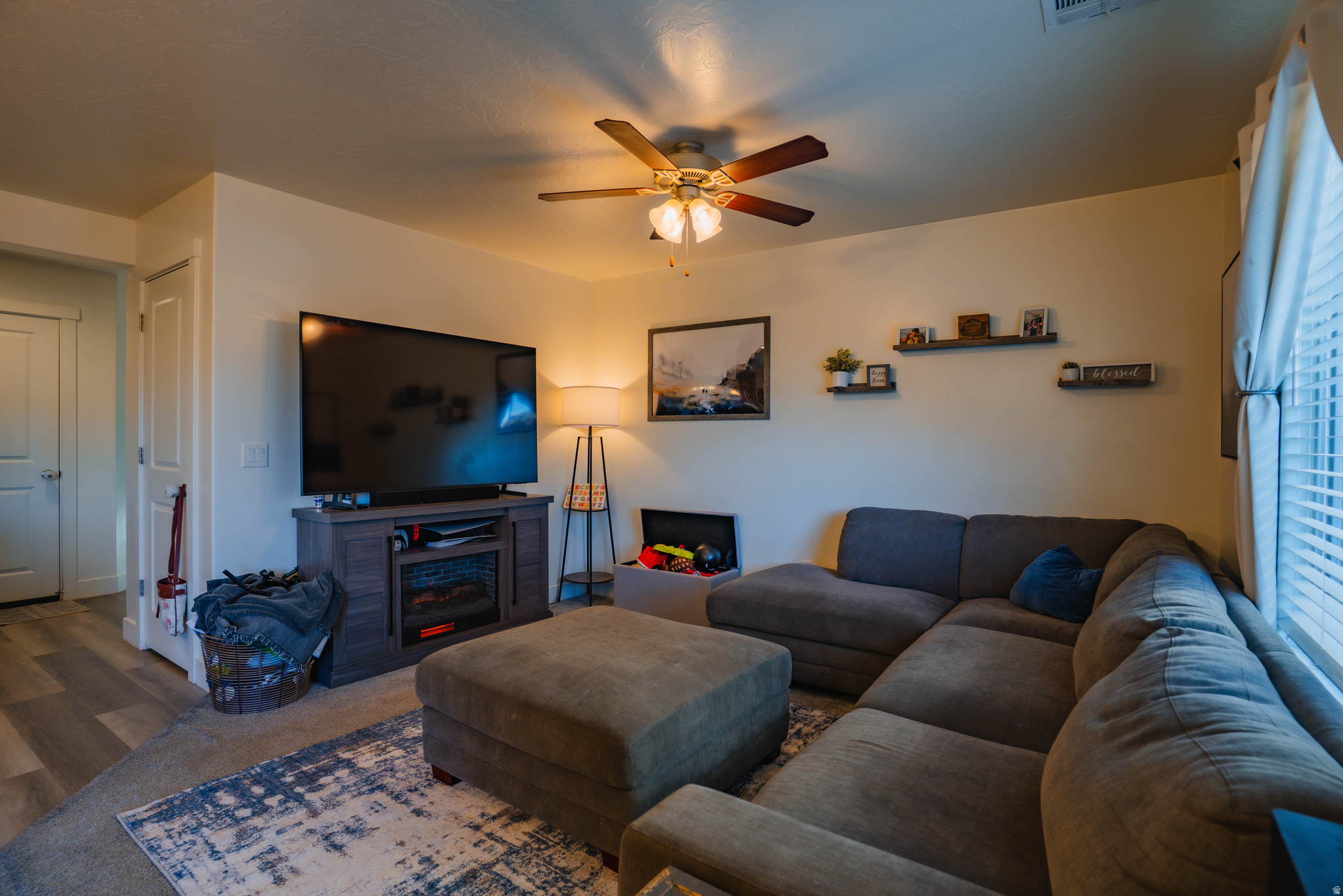 DESERT BLUFF AT DESERT CANYONS TOWNHOMES - Residential