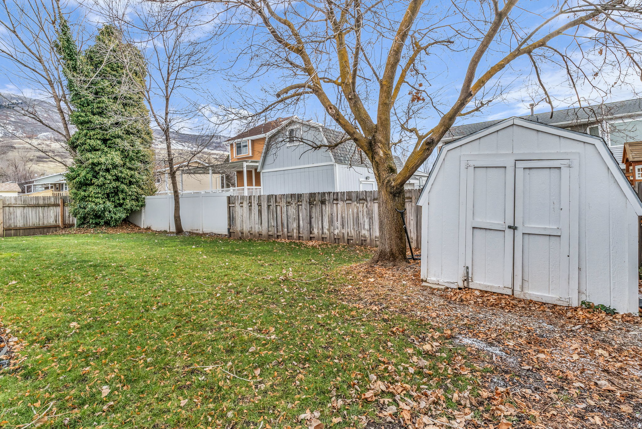 COUNTRY HILLS OF FAR - Residential