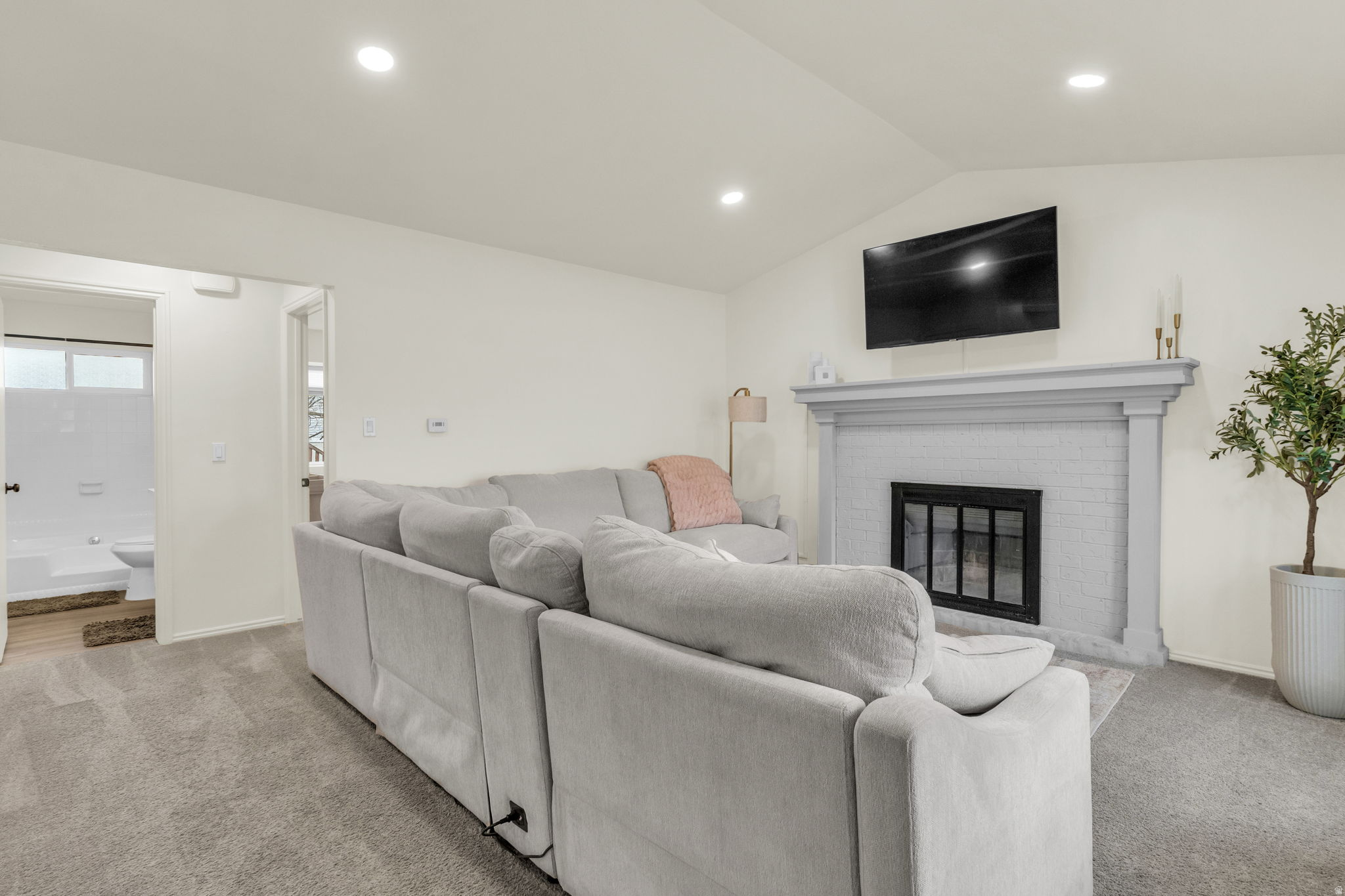 COUNTRY HILLS OF FAR - Residential