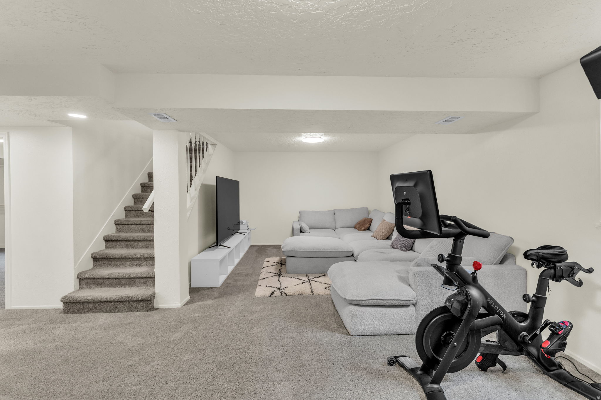 COUNTRY HILLS OF FAR - Residential