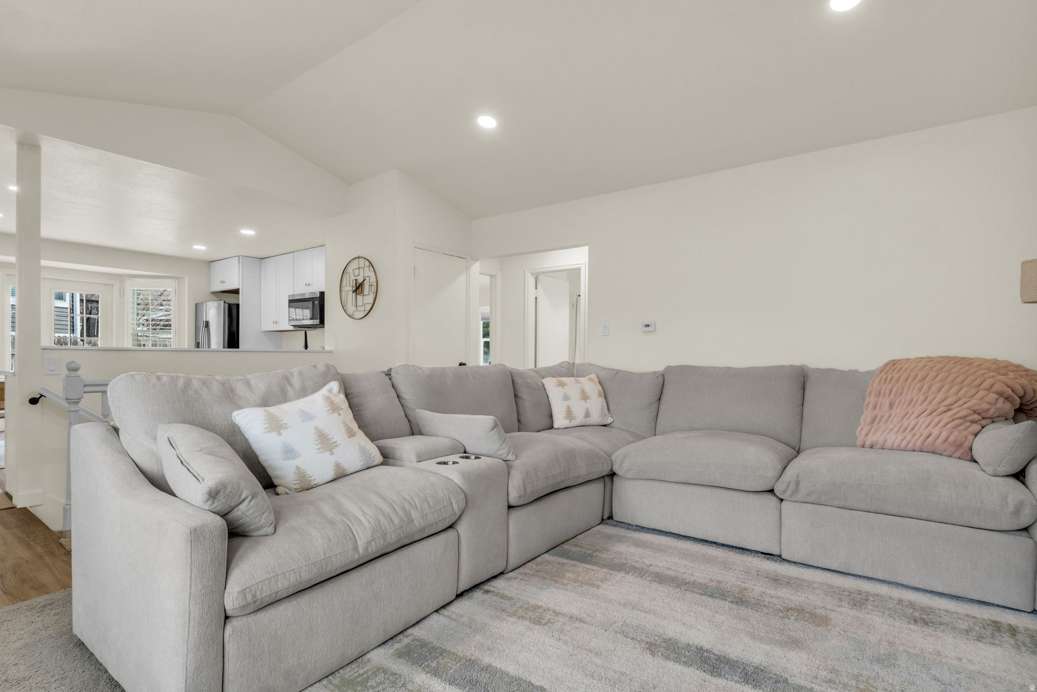 COUNTRY HILLS OF FAR - Residential