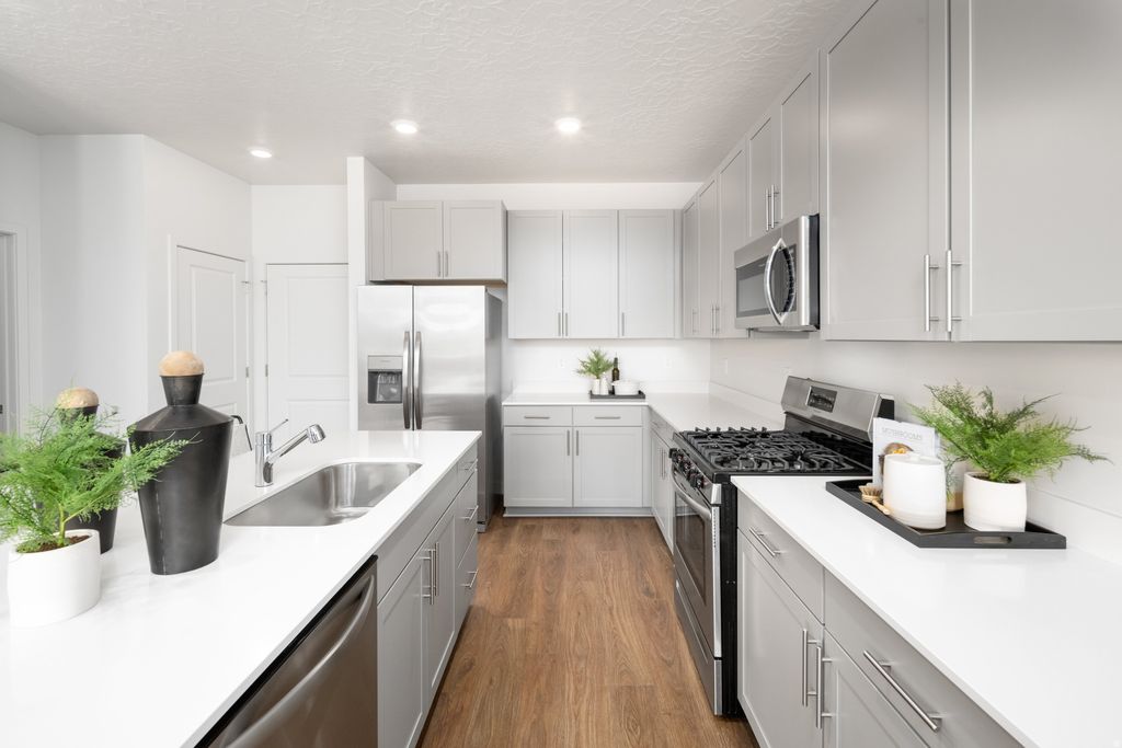 Photo of 1669 W VIOLA LN #3083, Saratoga Springs, UT 84045 (MLS # 2153569)