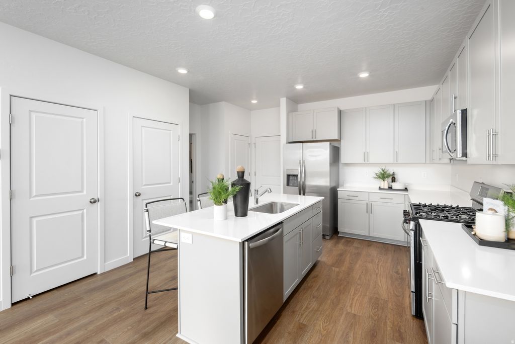 Photo of 1669 W VIOLA LN #3083, Saratoga Springs, UT 84045 (MLS # 2153569)