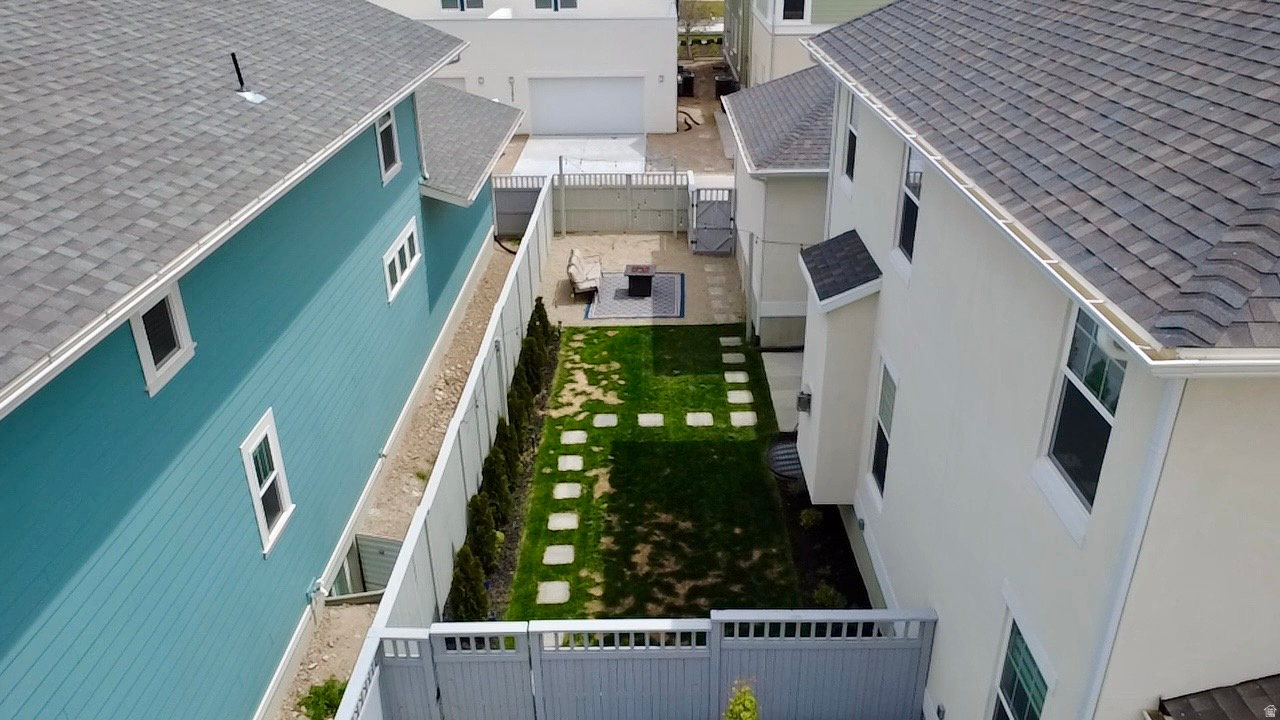 DAYBREAK - Residential