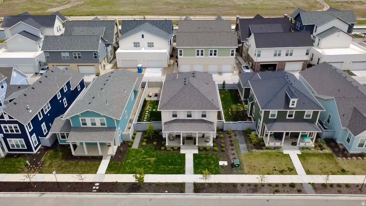 DAYBREAK - Residential