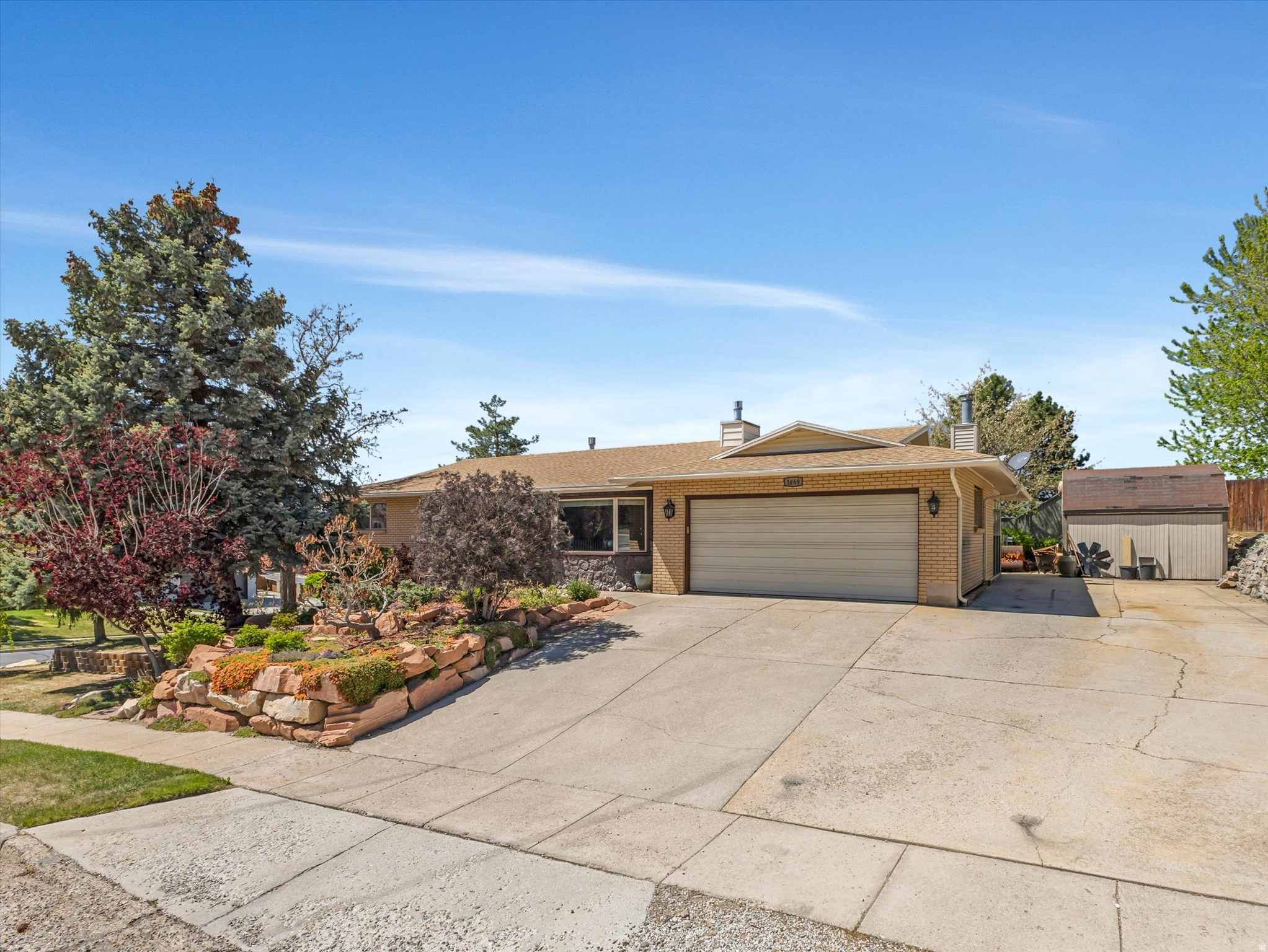 FALCONHURST - Residential