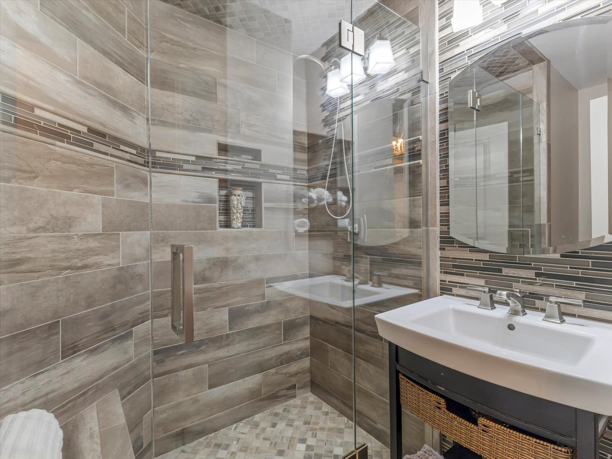 FALCONHURST - Residential